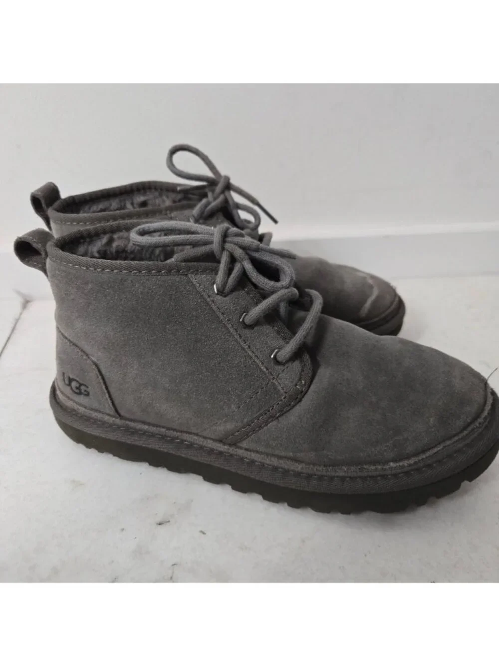 UGG Men's Size 6 Neumel Suede Grey Chukka Boots Lace-Up Wool Blend Lined